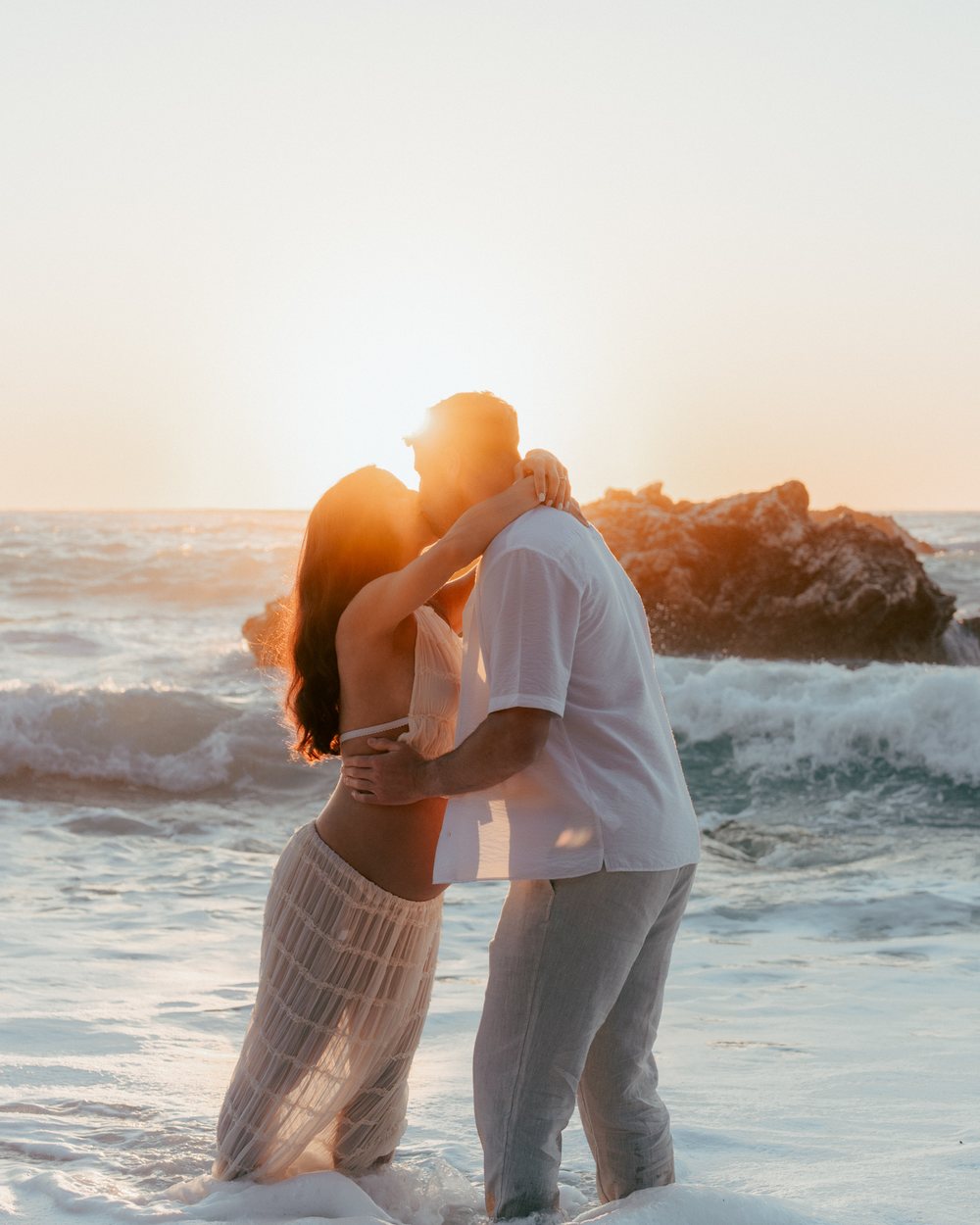 Golden-hour embrace, couples photography in Lefkada